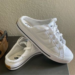 Nike Court Legacy Mules